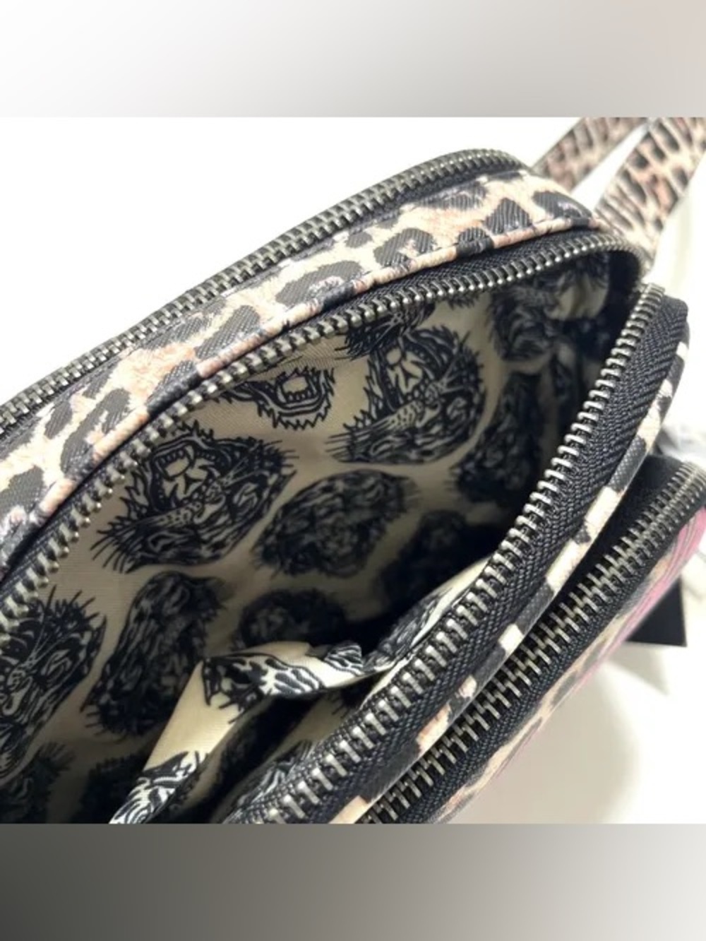 Ed Hardy Leopard Crossbody Bag with Pink Logo and Rose VINTAGE Y2K - Picture 5 of 7